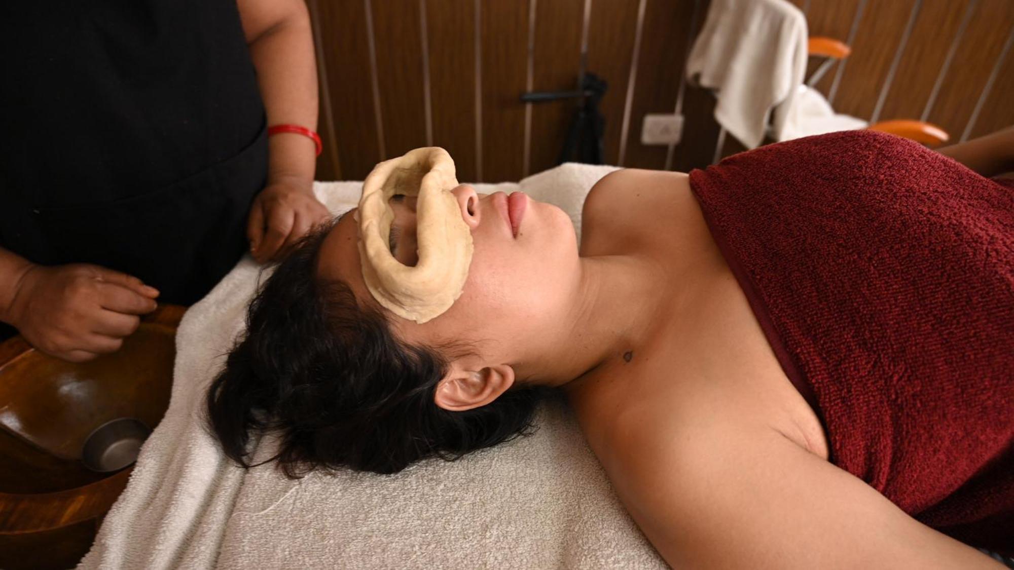 Ayurveda Bhavan Rishīkesh Exteriör bild