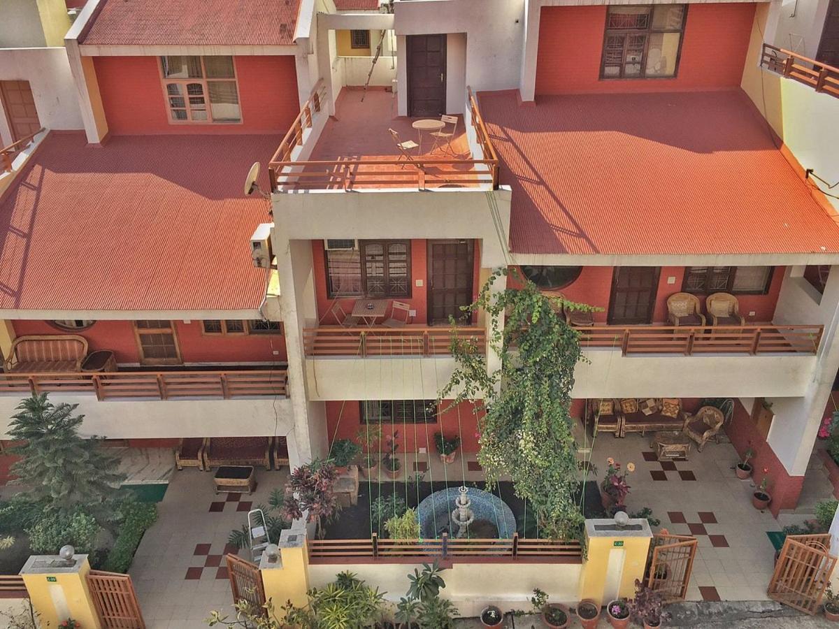 Ayurveda Bhavan Rishīkesh Exteriör bild